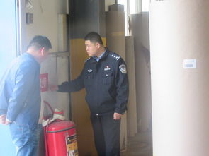 淄博市人民政府 圖片新聞 博山公安分局山頭派出所 對(duì)轄區(qū)工廠進(jìn)行消防檢查并開展培訓(xùn)