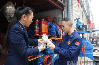 高新消防救援大隊開展消防產(chǎn)品專項聯(lián)合檢查行動