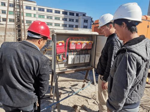 園洲鎮(zhèn)開(kāi)展節(jié)前大檢查，筑牢安全生產(chǎn)與消防安全防線